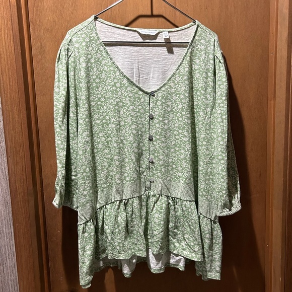 D& co canyon retreat 1X Green Floral Button-Down Top - Picture 1 of 6